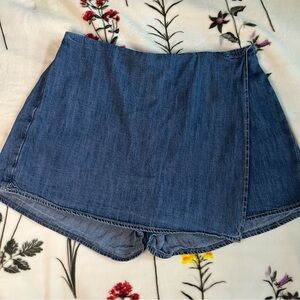 Old Navy Blue Denim Skort